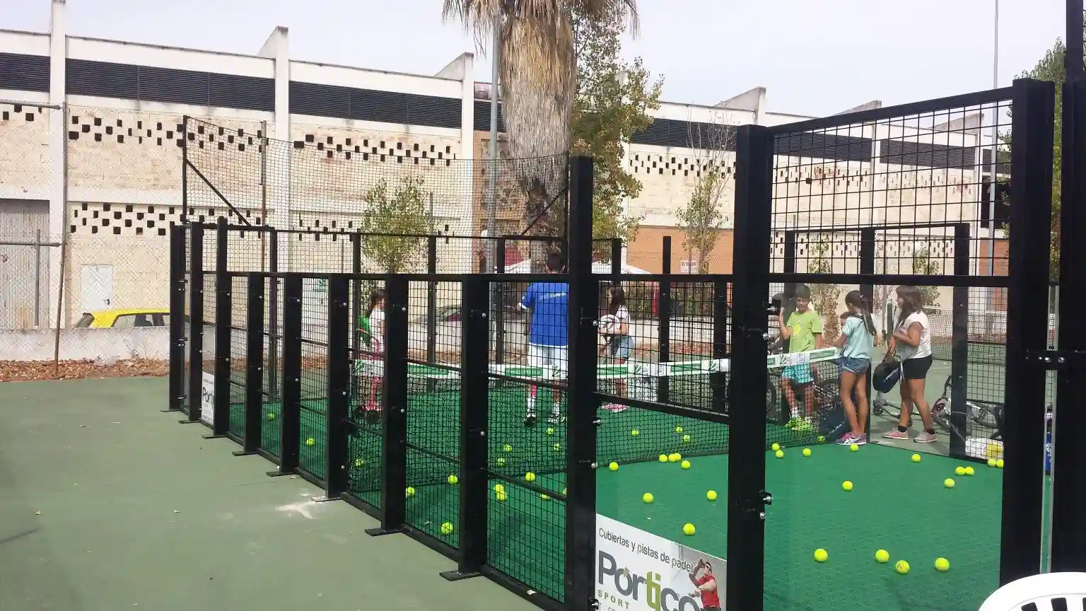 Mini cancha para un evento en España